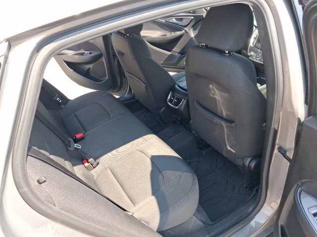 Used 2017 Chevrolet Malibu LT FWD image 14