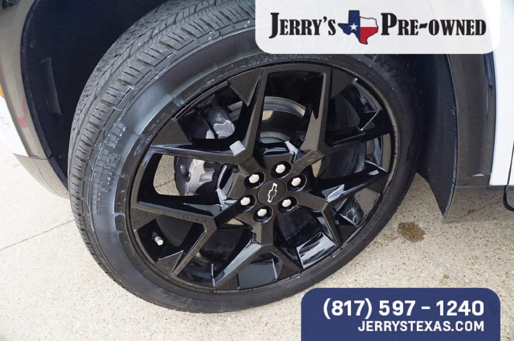 Used 2026 Chevrolet Traverse RS FWD image 9