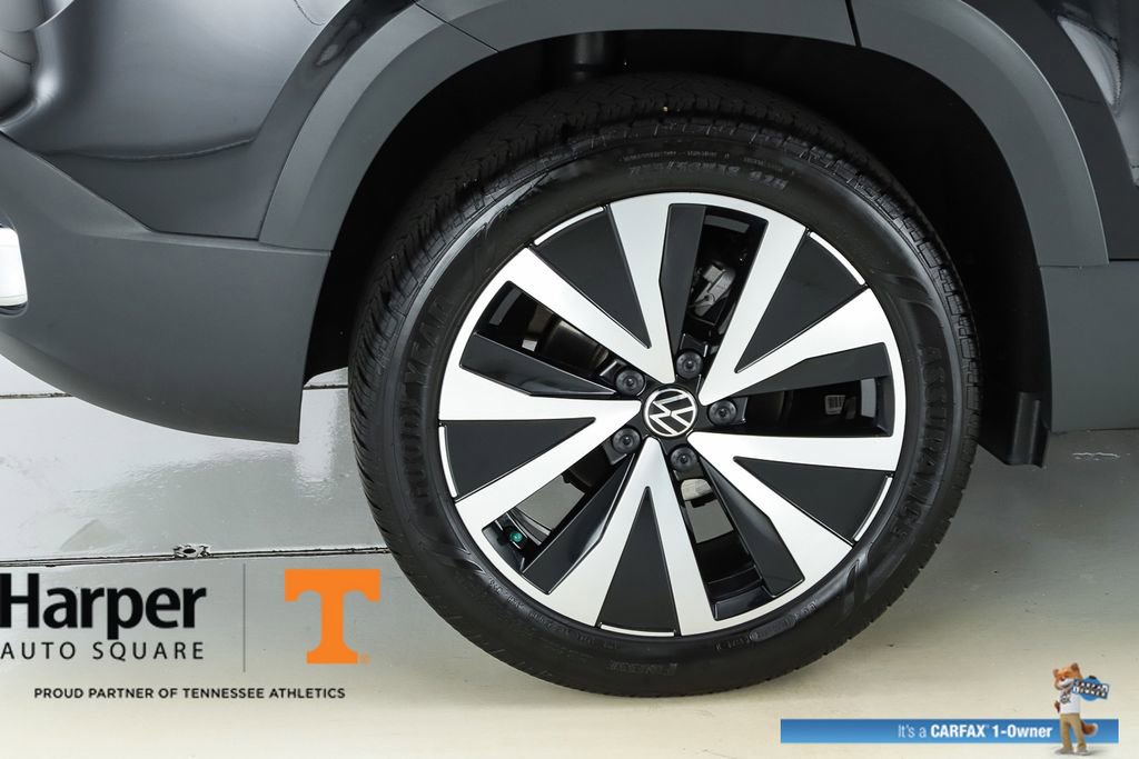 Used 2024 Volkswagen Taos SE FWD image 13