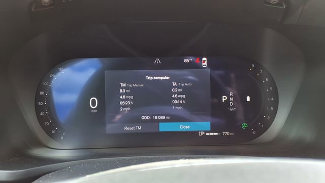 Certified 2025 Volvo V60 B5 Cross Country Plus AWD/4WD image 30
