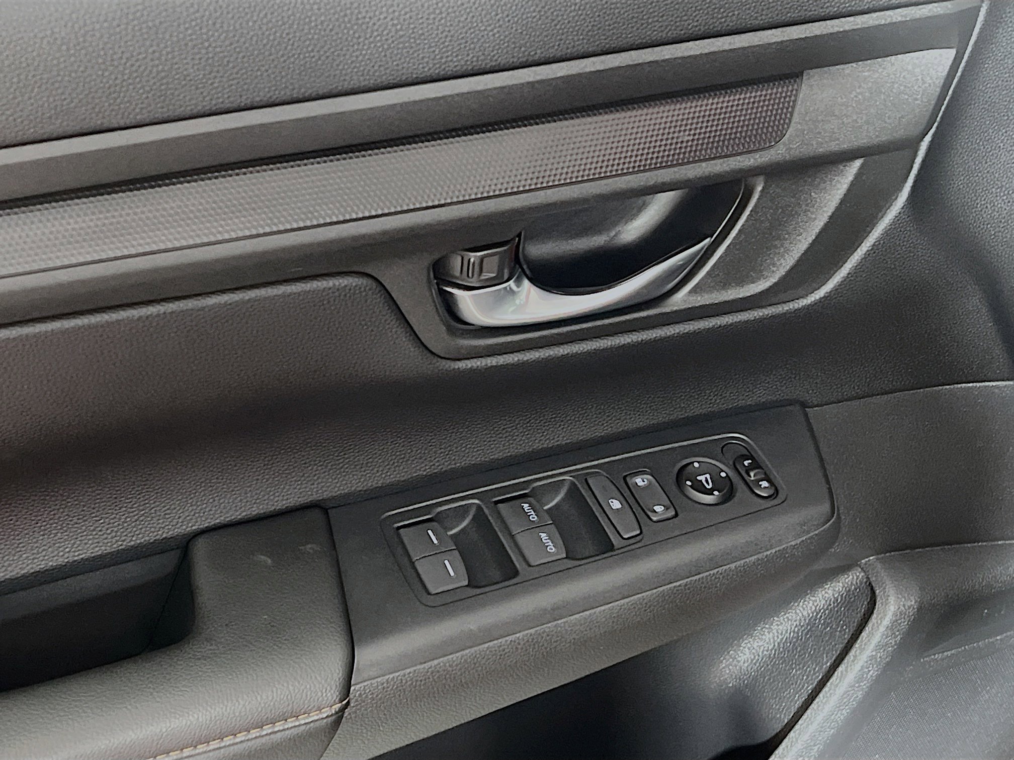 Used 2025 Honda CR-V Sport image 17