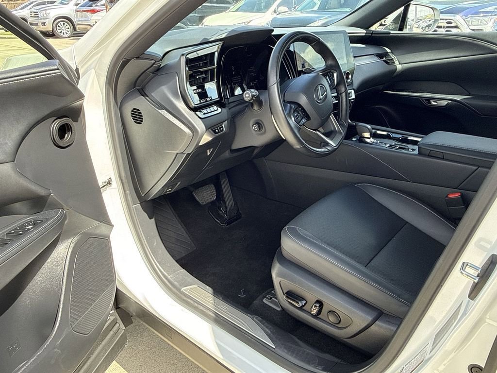 Used 2025 Lexus RX 350 Premium w/ Accessory Package (Z1) image 30