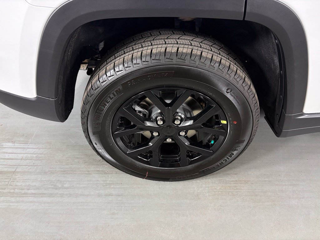 New 2026 Jeep Grand Cherokee Altitude RWD image 11