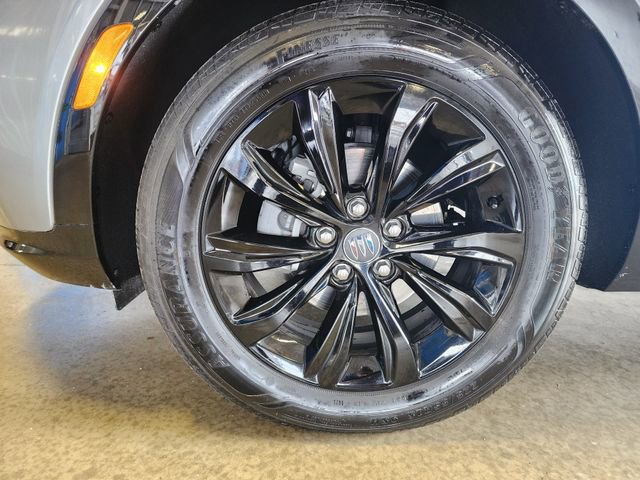 Certified 2025 Buick Envista Sport Touring FWD image 9