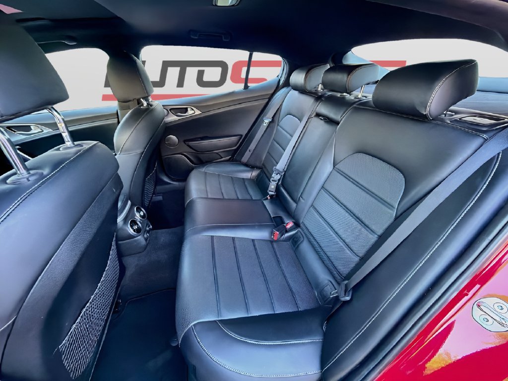Used 2018 Kia Stinger GT2 RWD image 25