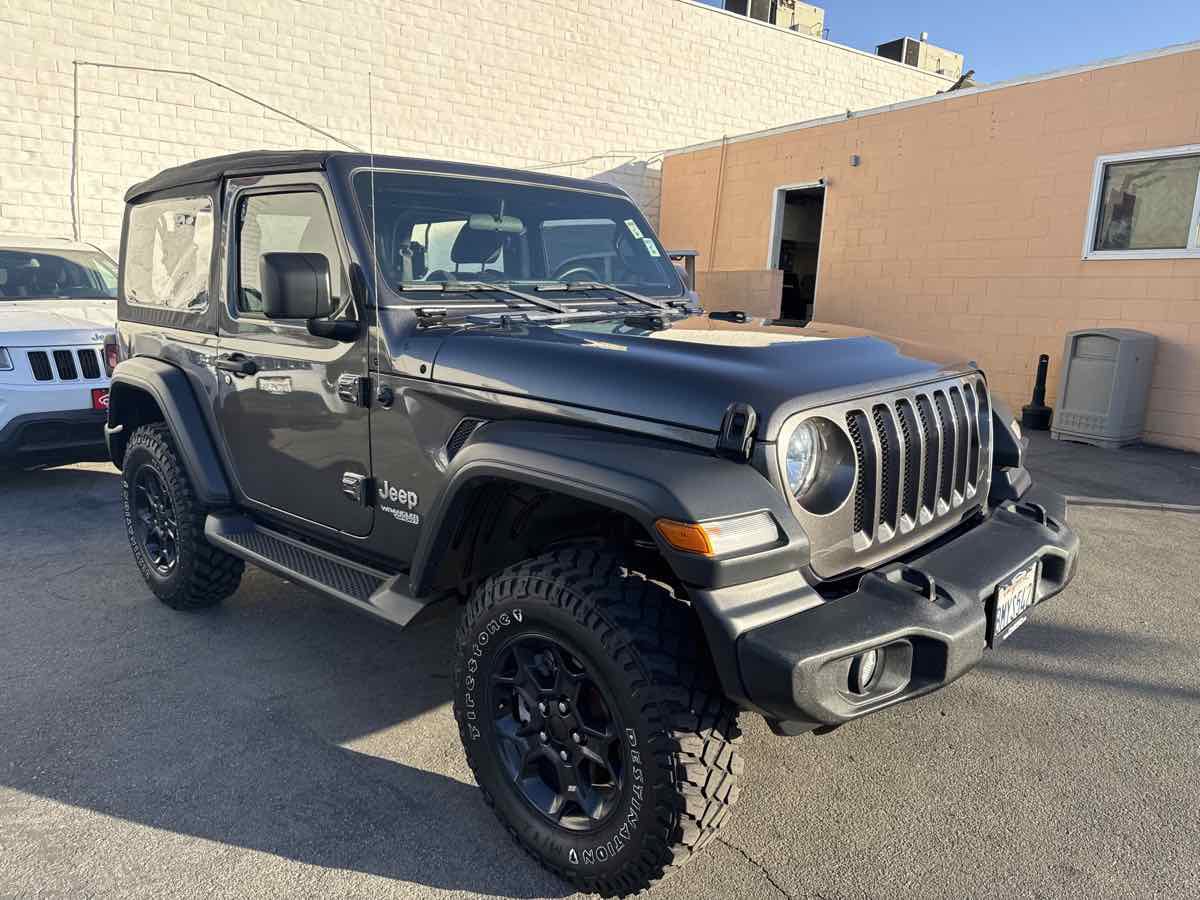 Used 2018 Jeep Wrangler Sport AWD/4WD image 7