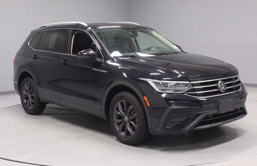 Used 2022 Volkswagen Tiguan SE w/ Panoramic Sunroof Package AWD/4WD image 1