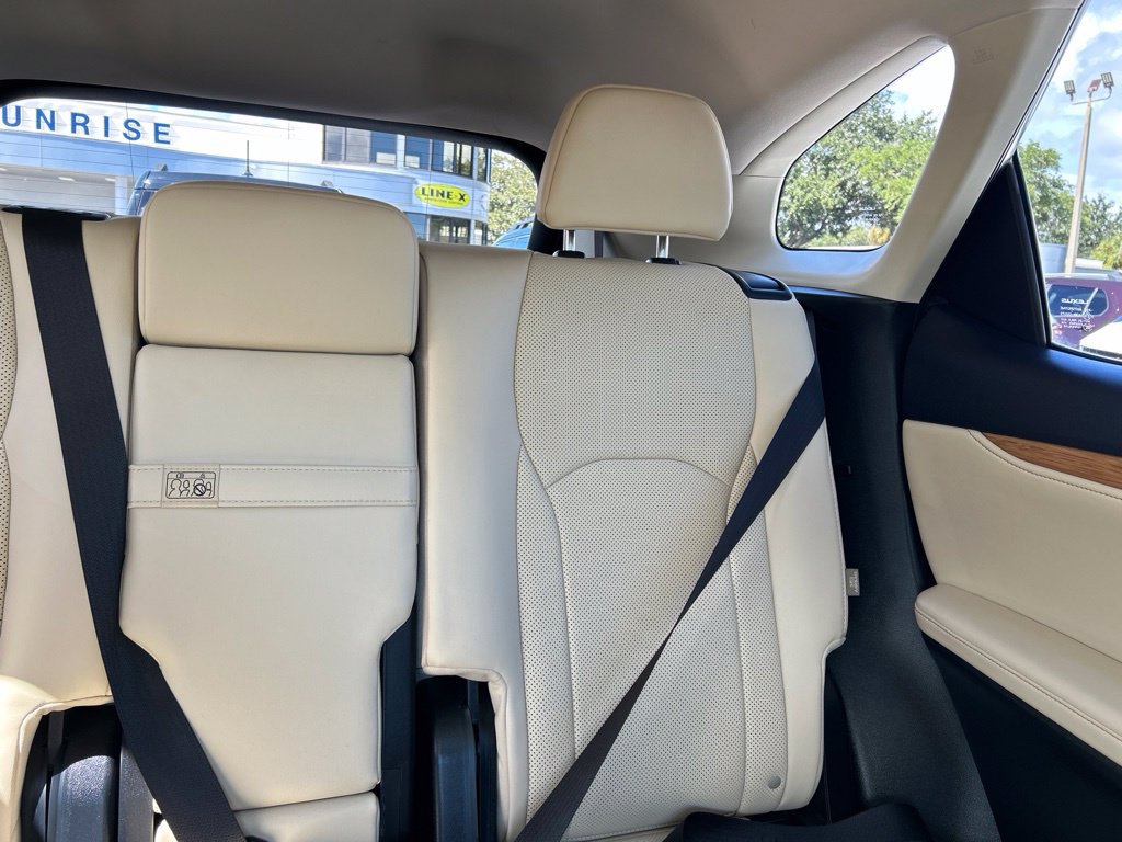 Used 2022 Lexus RX 350L Premium w/ Premium Package AWD/4WD image 15