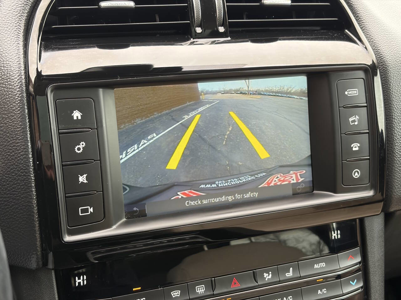 Used 2018 Jaguar F-PACE Premium image 34