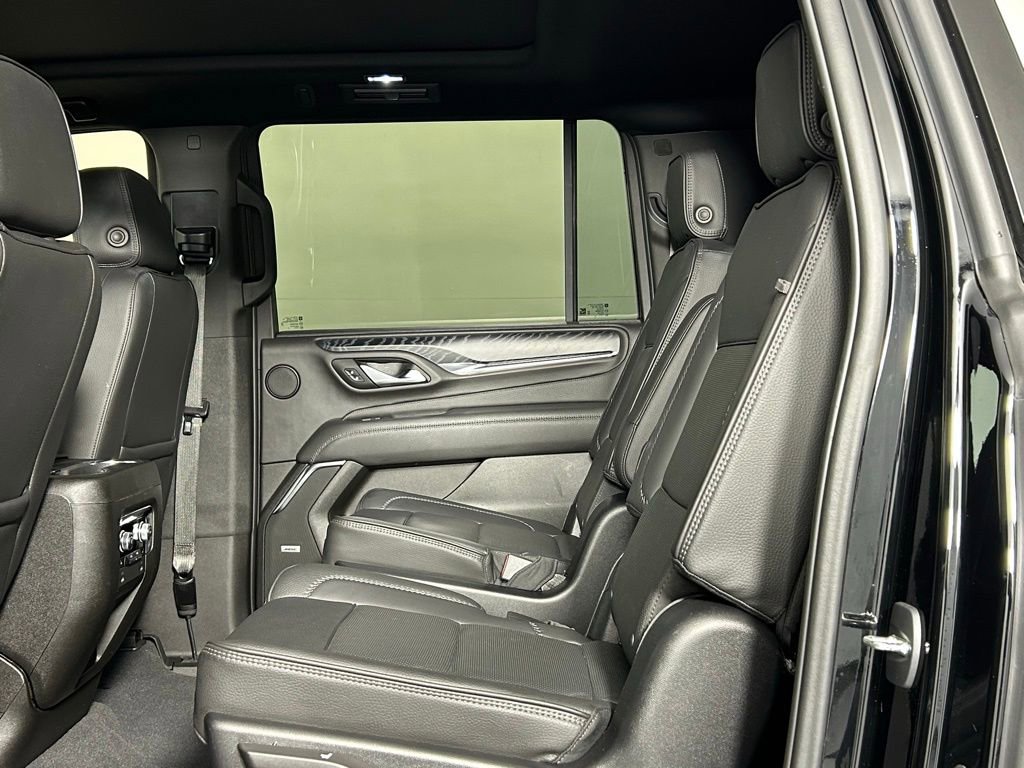 Used 2022 GMC Yukon XL Denali image 19