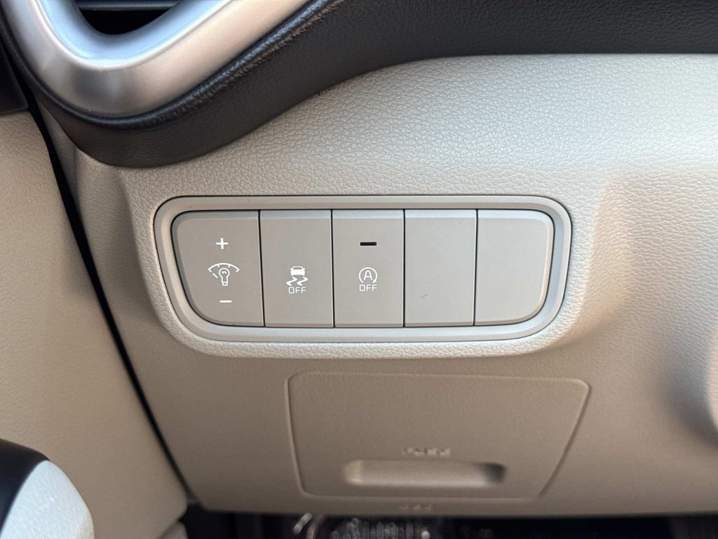 Used 2023 Kia Soul LX FWD image 14