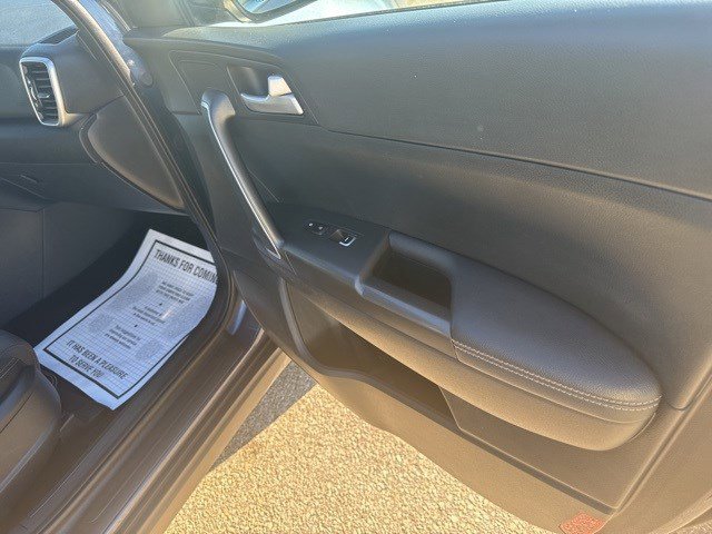 Used 2021 Kia Sportage LX image 17