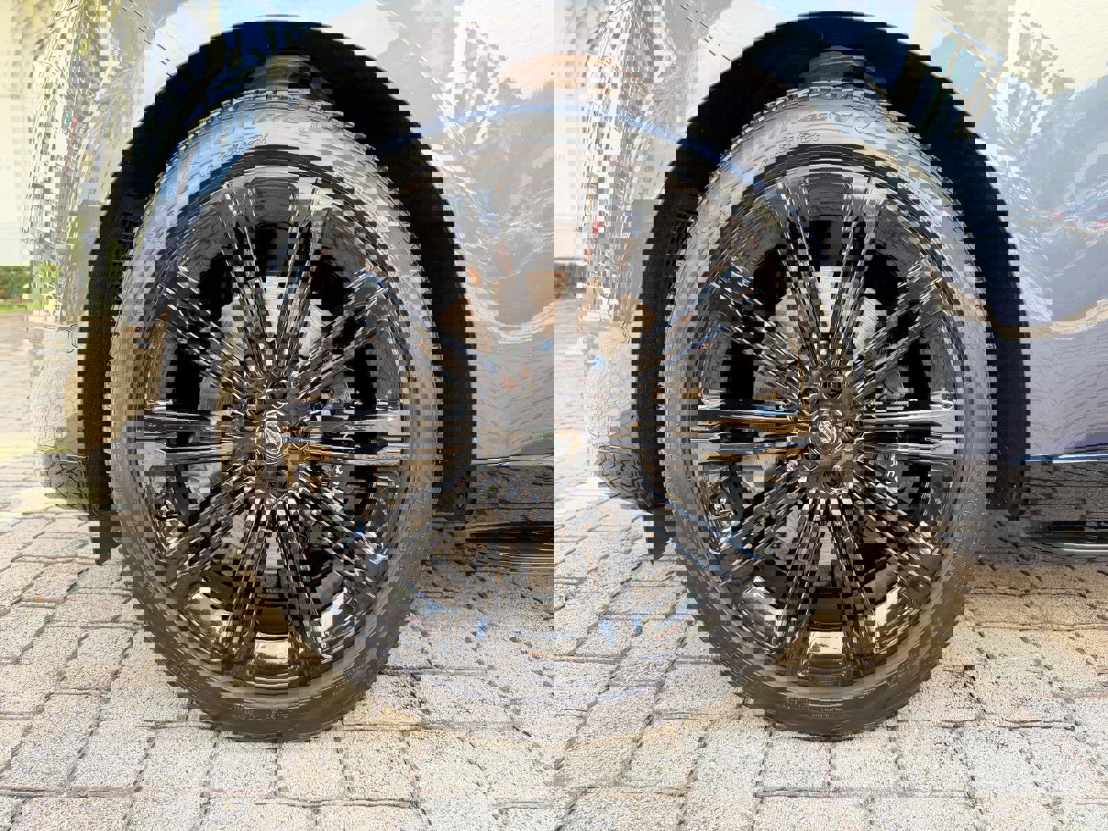 Used 2024 Land Rover Range Rover Long Wheelbase Autobiography image 25