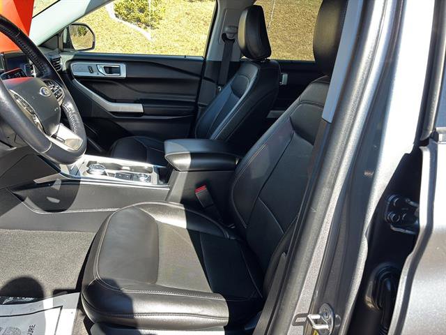 Certified 2022 Ford Explorer Limited w/ Equipment Group 301A image 10