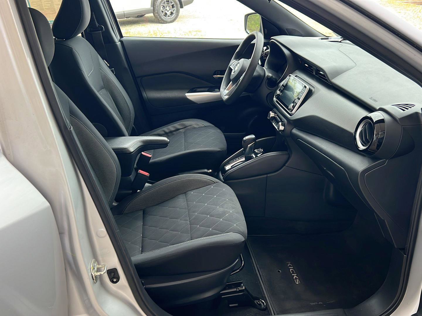 Used 2020 Nissan Kicks SV image 13