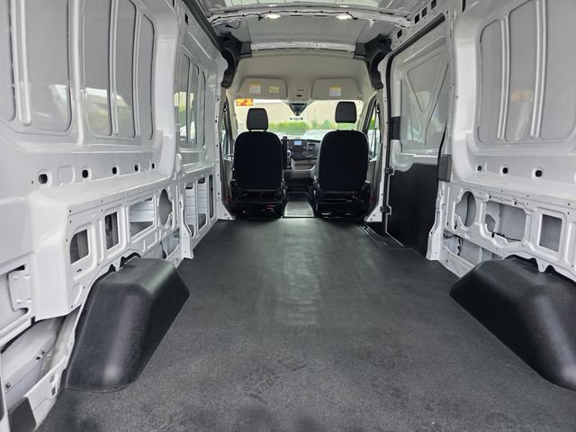 Used 2024 Ford Transit 250 148 Medium Roof Extended AWD image 8