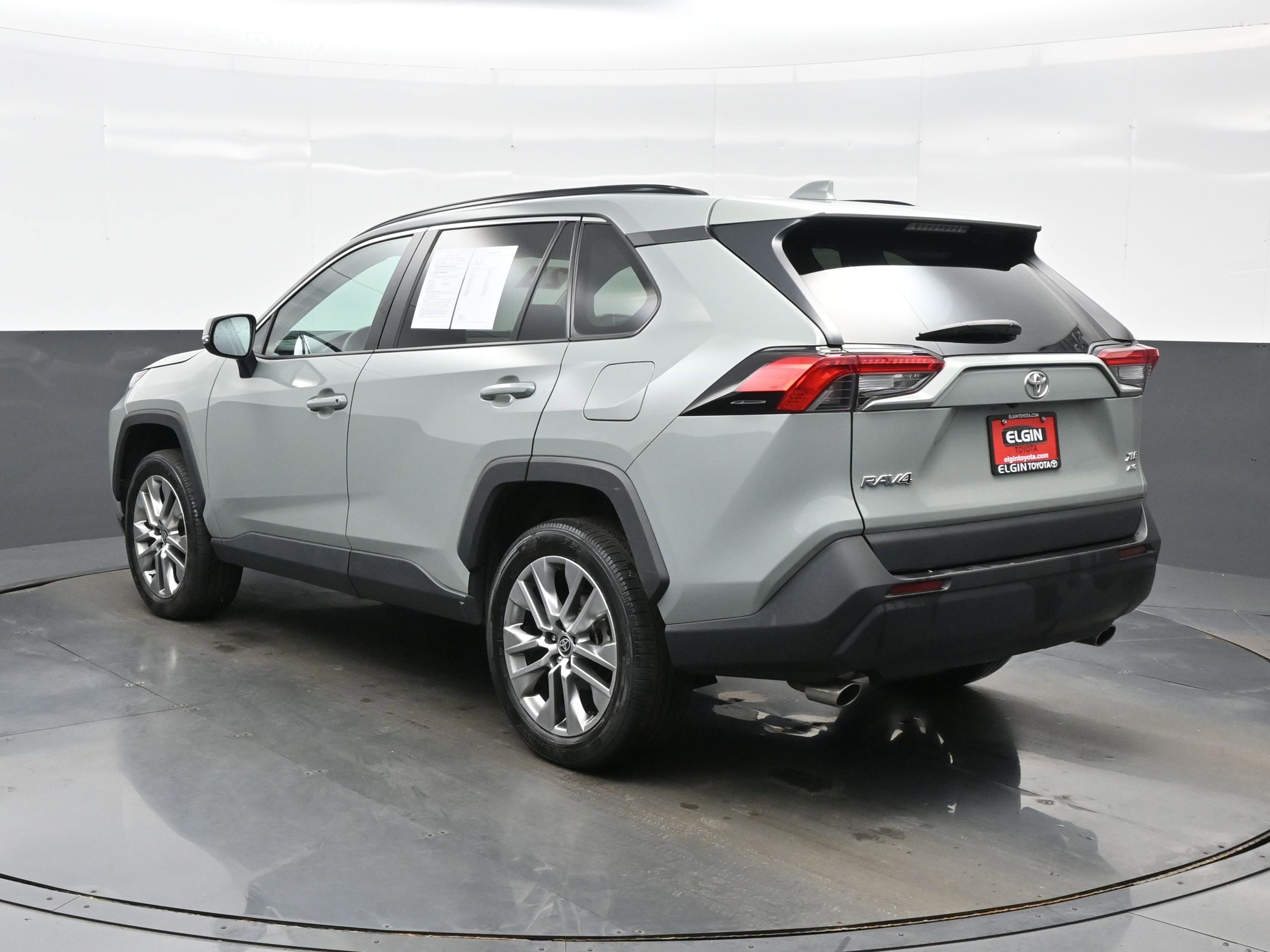 Used 2023 Toyota RAV4 XLE Premium AWD/4WD image 4