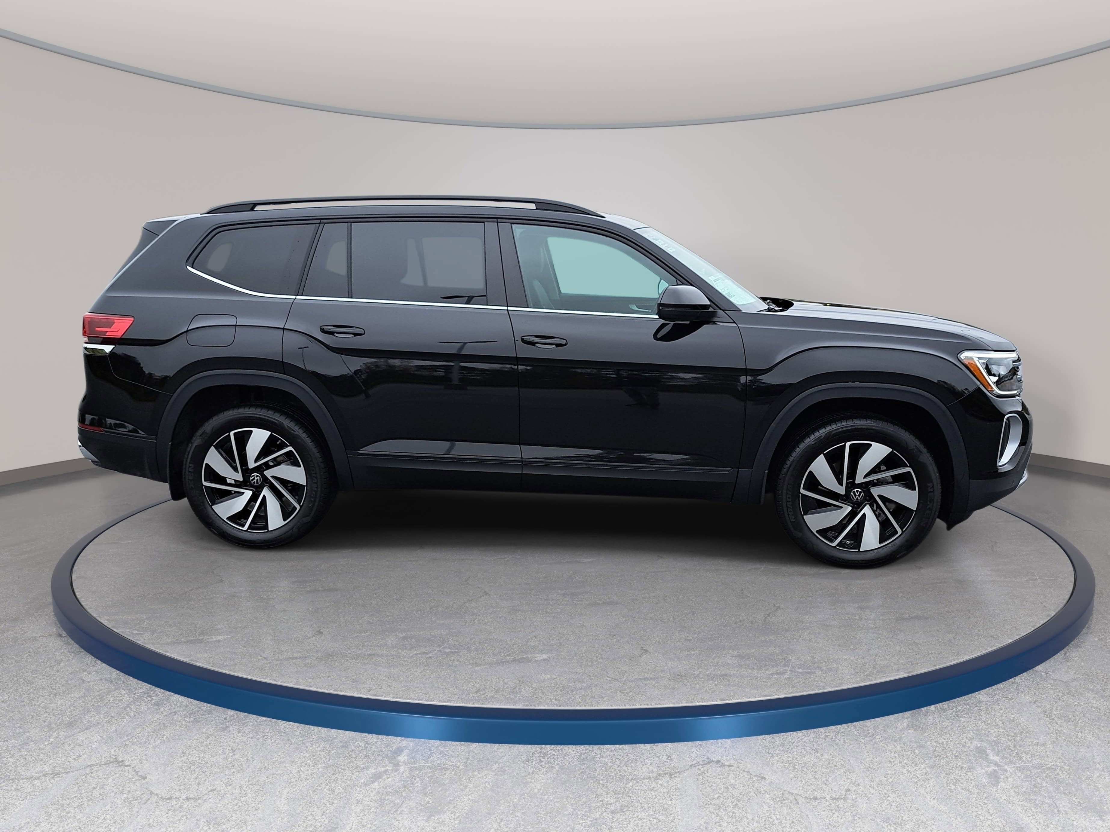 New 2026 Volkswagen Atlas SE image 4