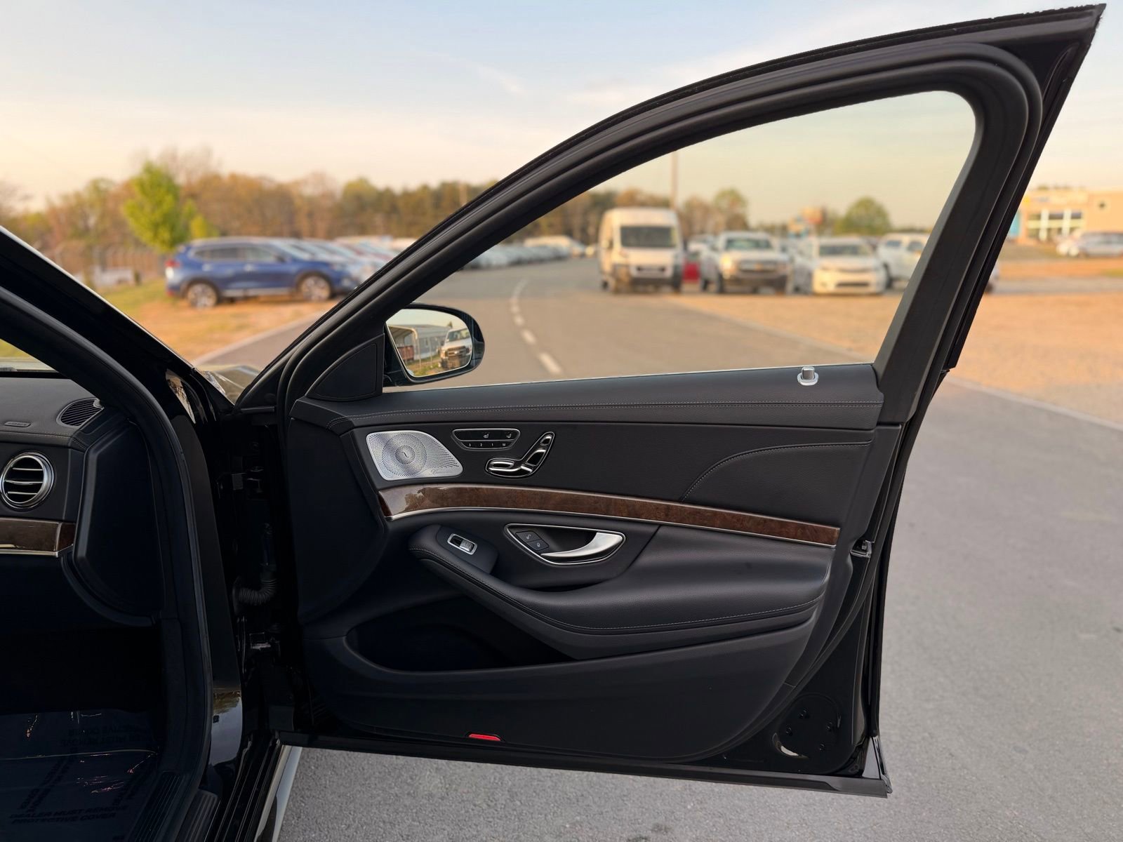 Used 2014 Mercedes-Benz S 550 Sedan w/ Sport Package w/ Sport Package image 28