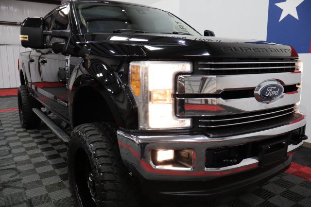 Used 2017 Ford F250 Lariat w/ Lariat Ultimate Package AWD/4WD image 26