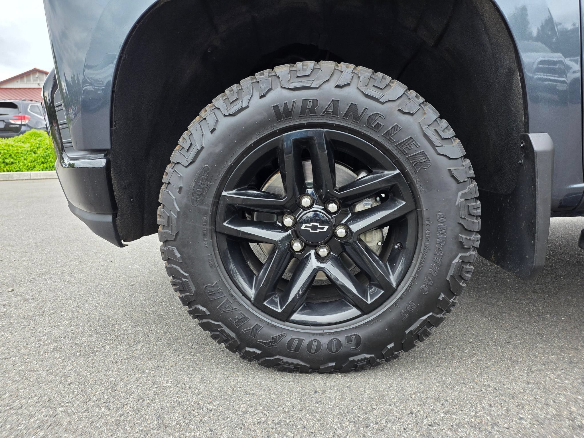 Used 2022 Chevrolet Silverado 1500 LT Trail Boss w/ Bed Protection Package AWD/4WD image 11