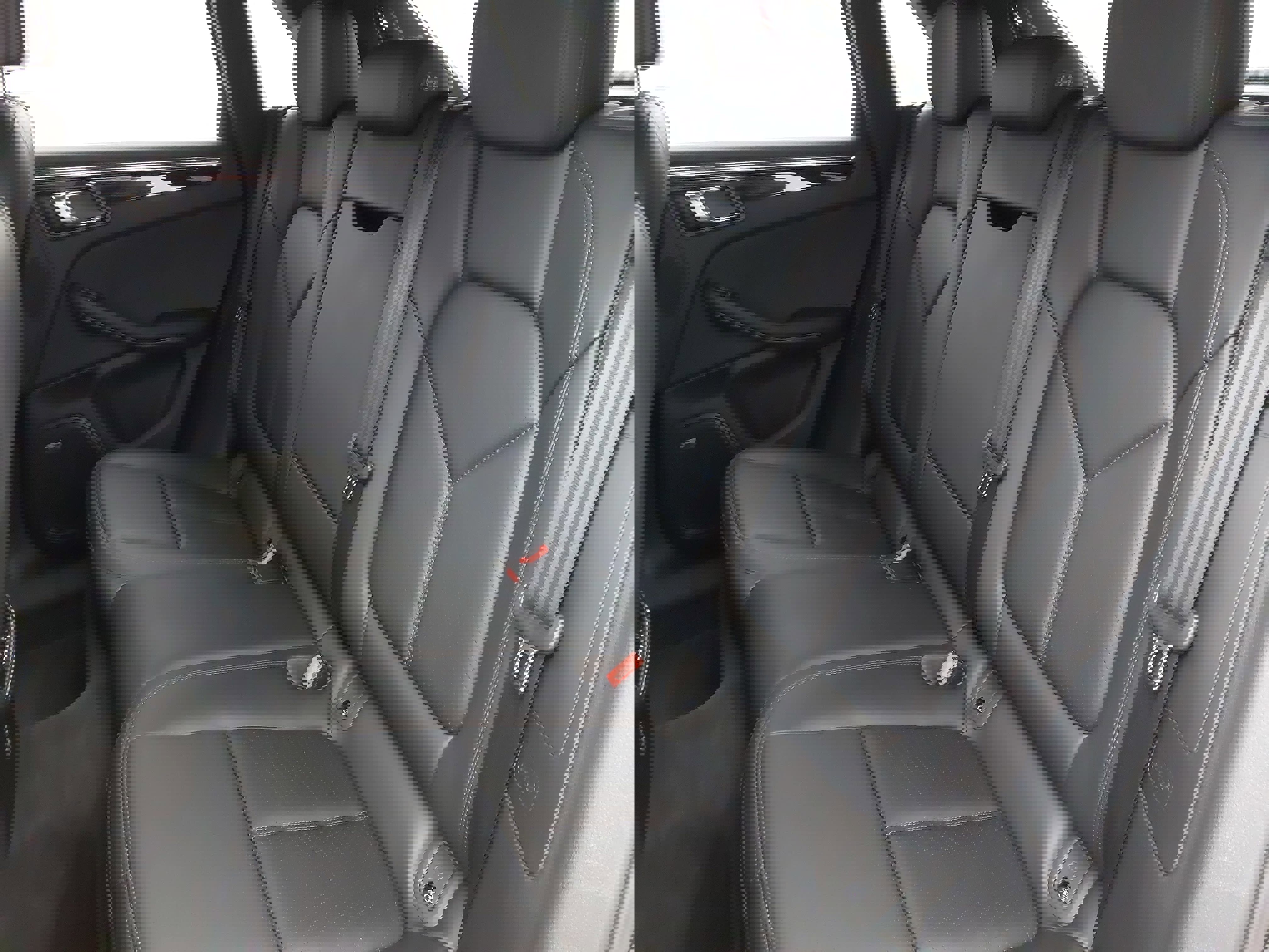 Certified 2025 Porsche Macan image 16