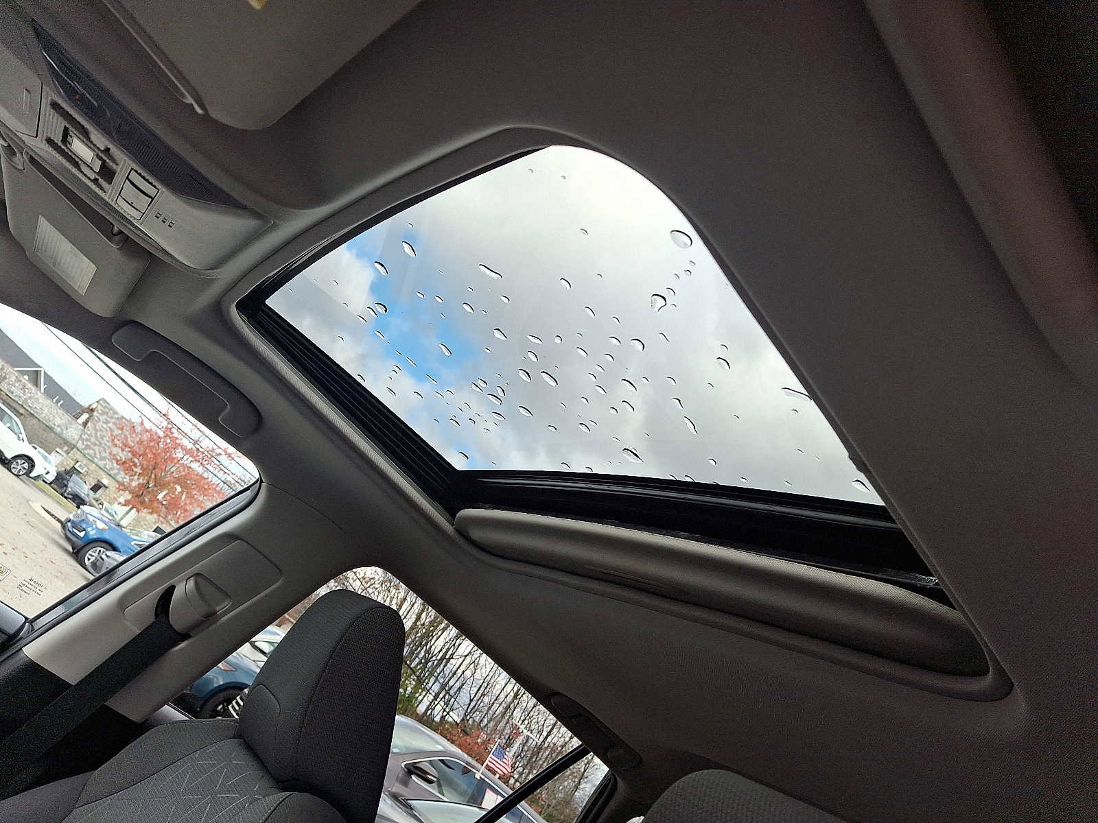 Certified 2021 Toyota RAV4 XLE w/ Convenience Package image 17