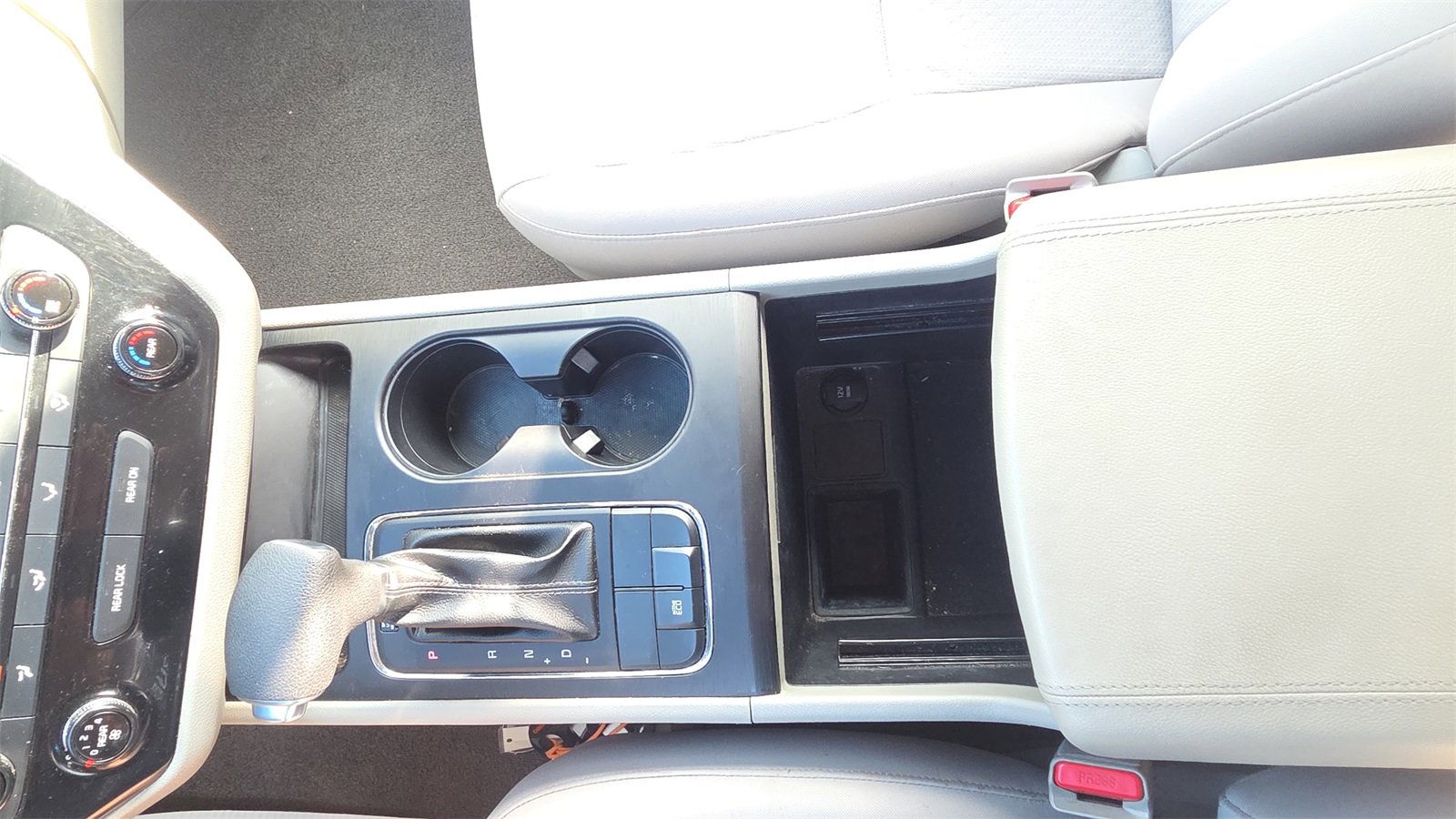 Used 2018 Kia Sedona L image 31