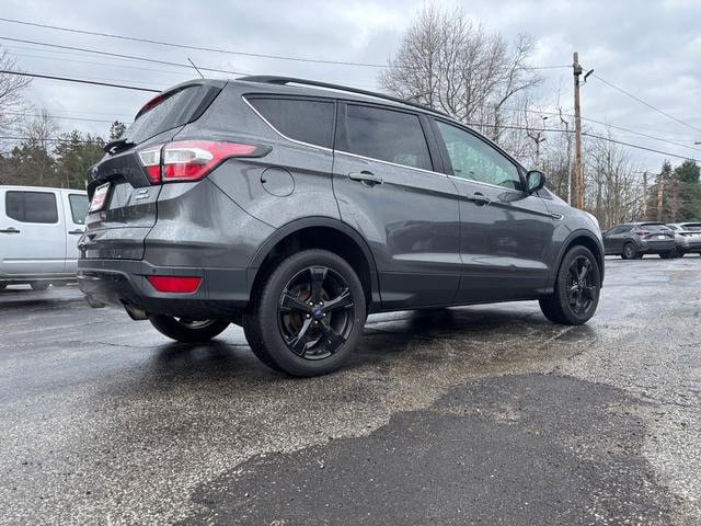 Used 2017 Ford Escape SE w/ Equipment Group 201A image 7
