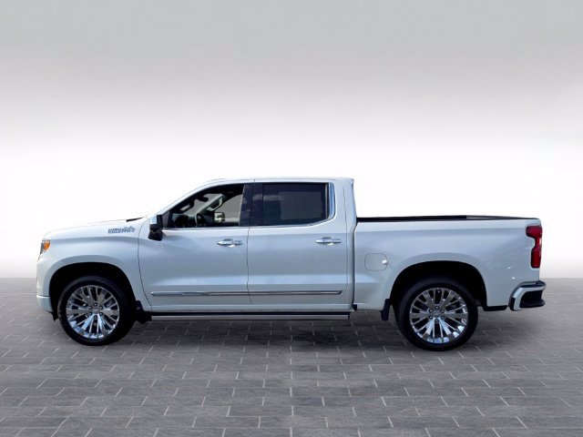 Used 2023 Chevrolet Silverado 1500 High Country w/ Technology Package AWD/4WD image 4