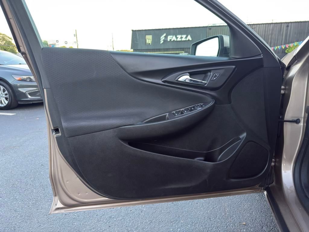Used 2018 Chevrolet Malibu LT image 20