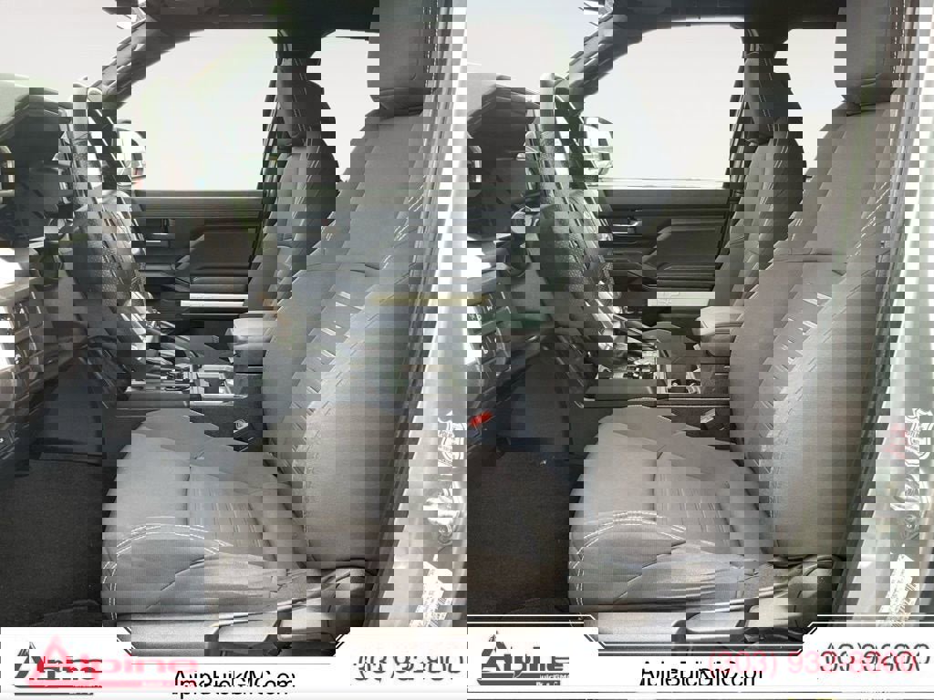 Used 2024 Toyota Tacoma TRD Off-Road image 9