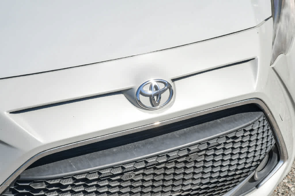 Used 2019 Toyota Yaris LE FWD image 5