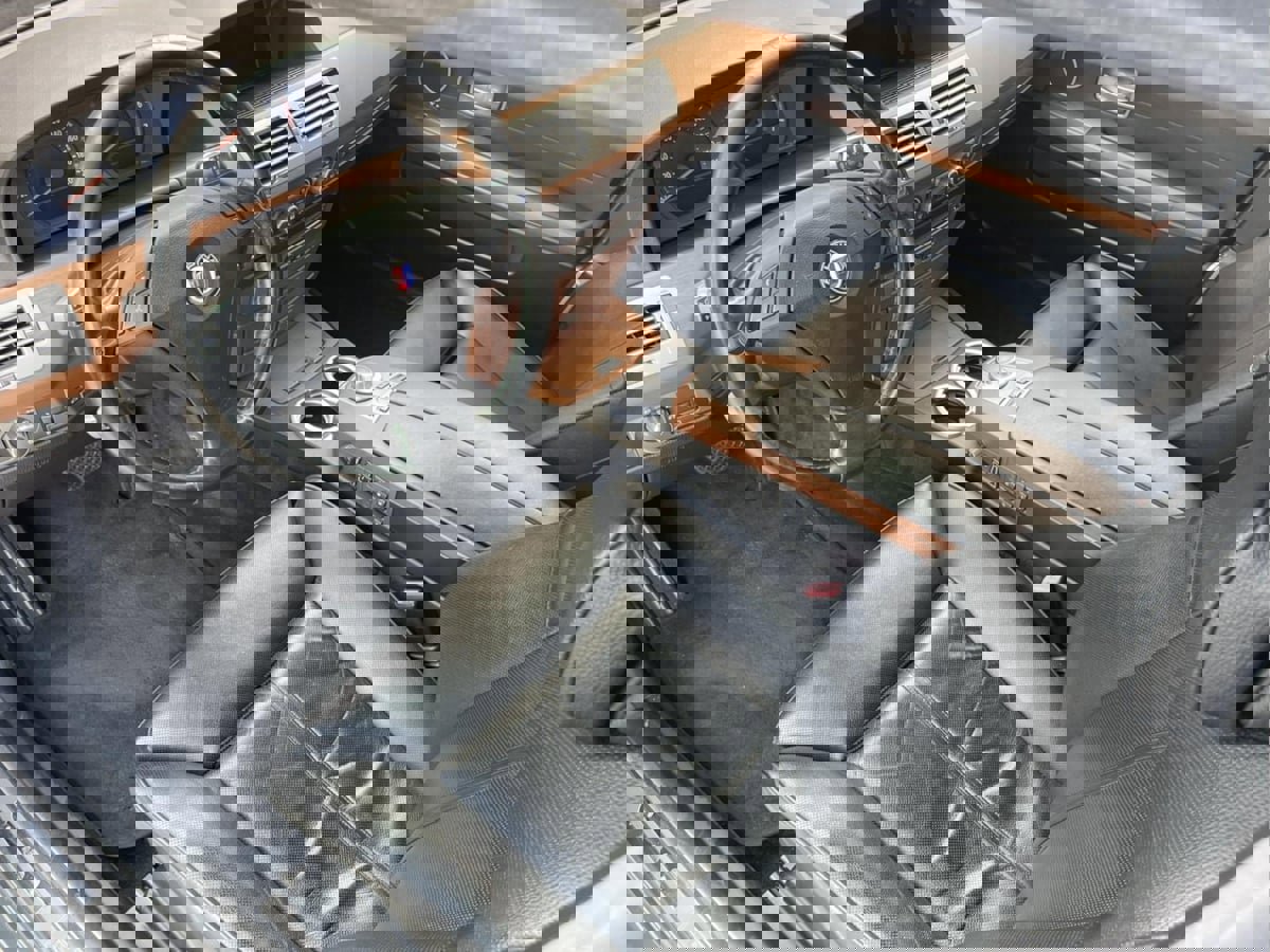 Used 2007 BMW 750i image 19