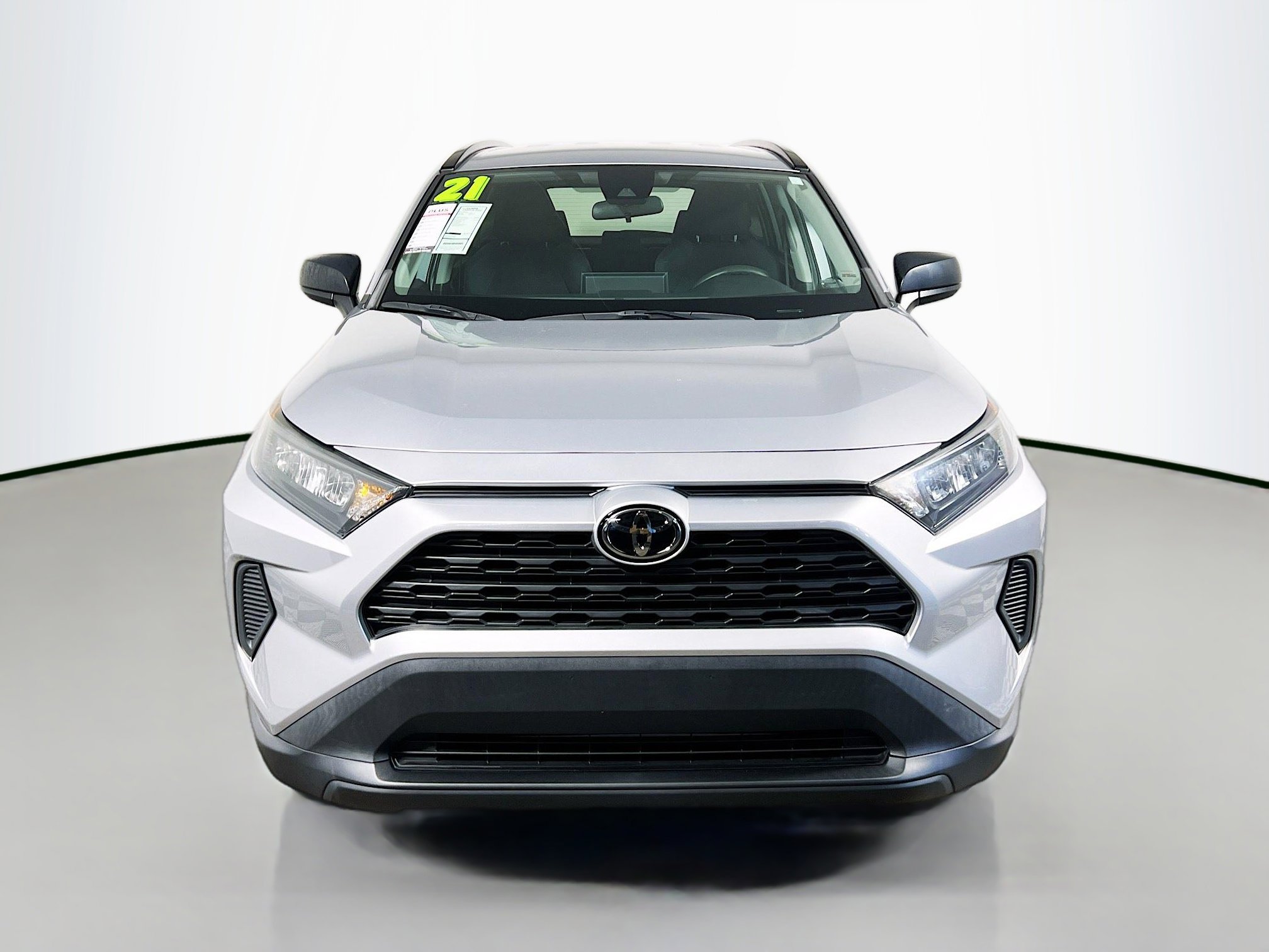 Used 2021 Toyota RAV4 LE image 11