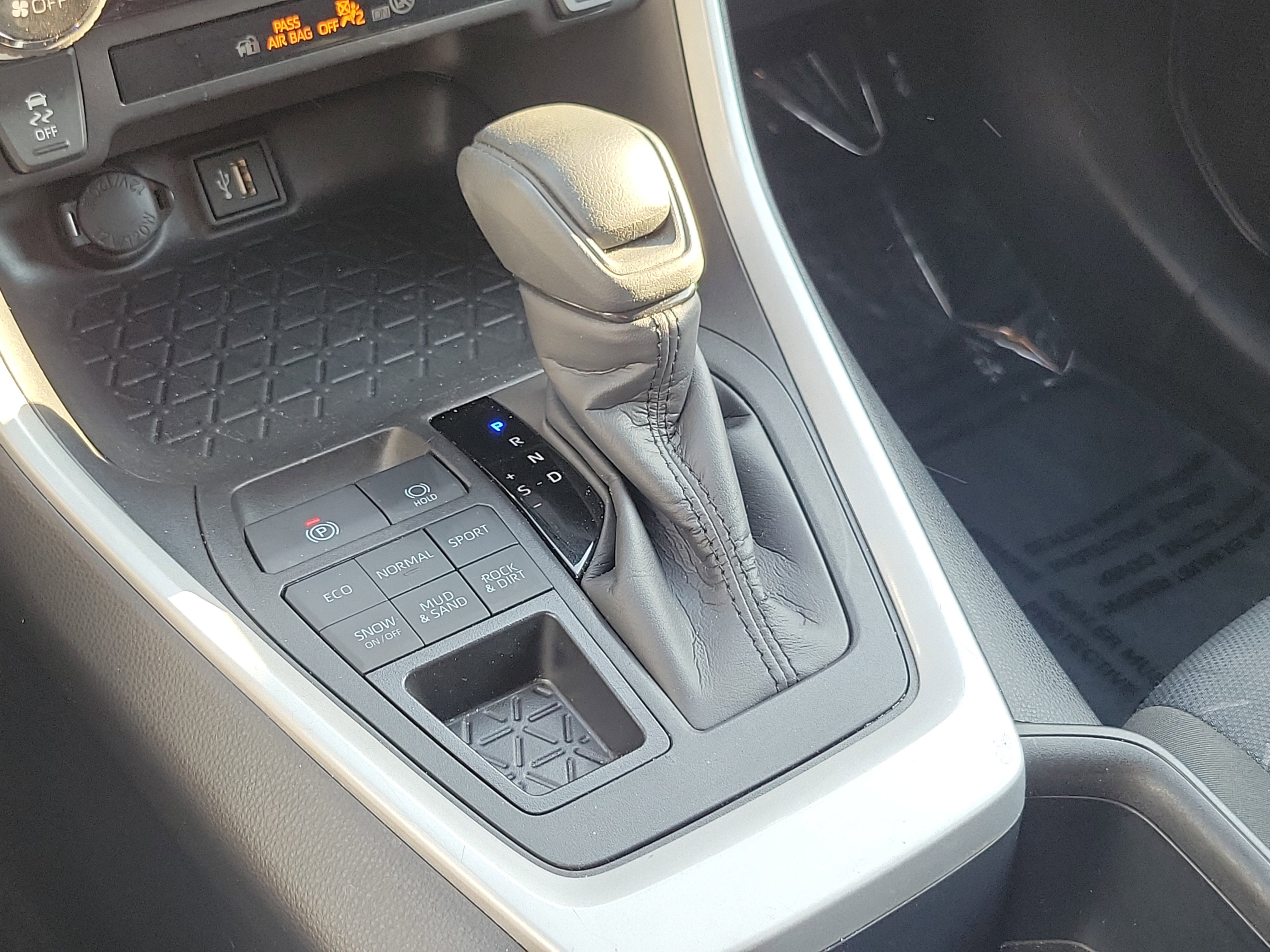 Certified 2025 Toyota RAV4 XLE AWD/4WD image 30