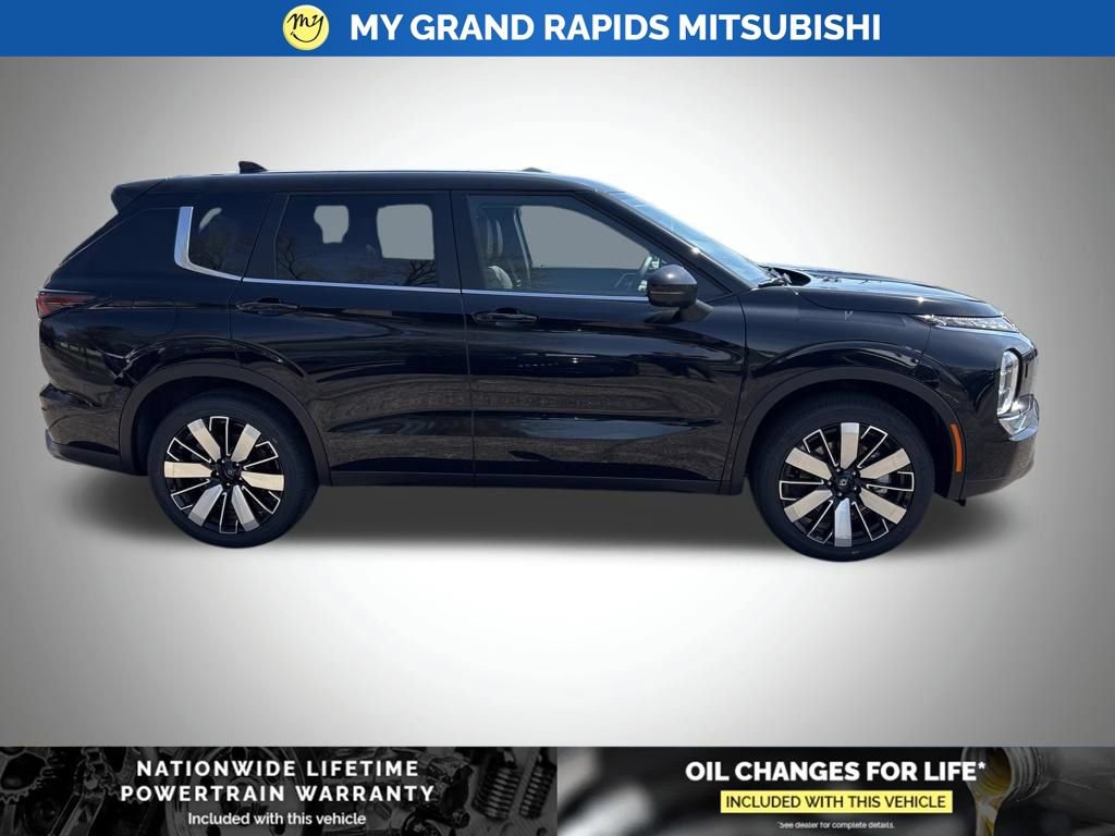 New 2026 Mitsubishi Outlander SE AWD/4WD image 2