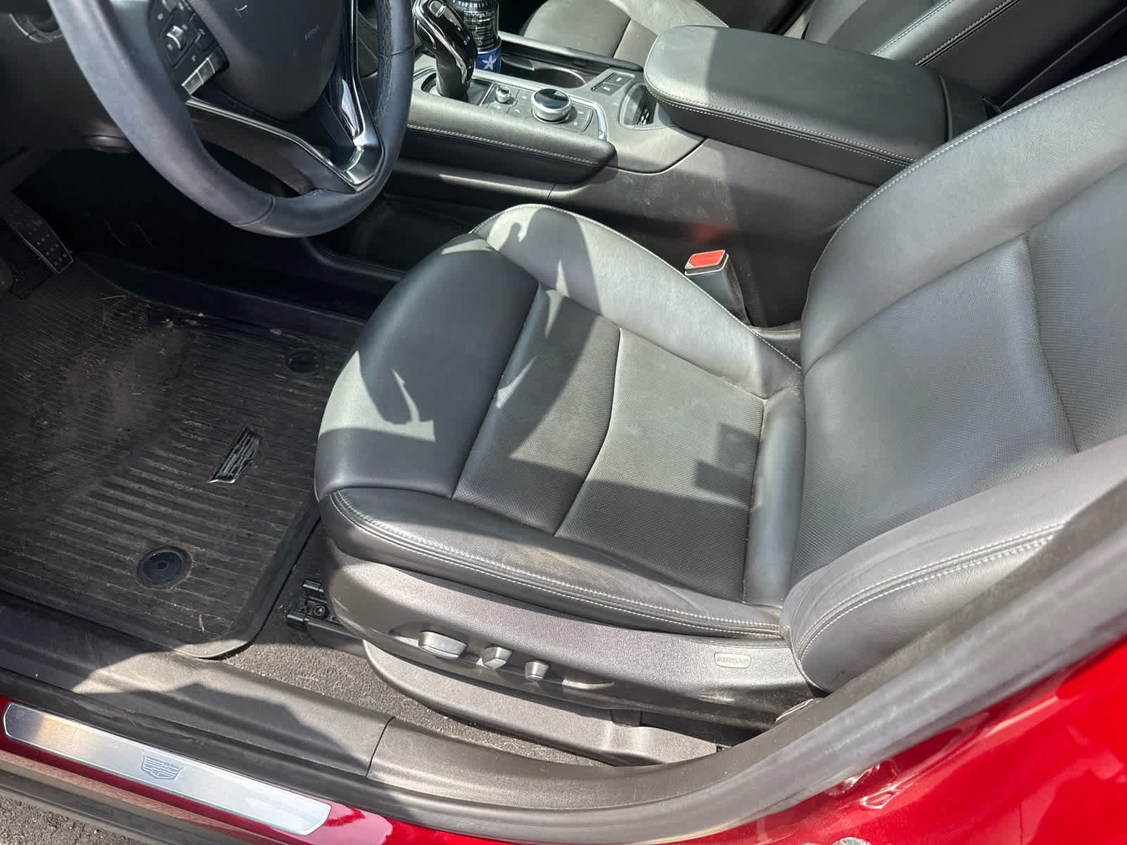 Used 2024 Cadillac XT6 Premium Luxury w/ Technology Package FWD image 10