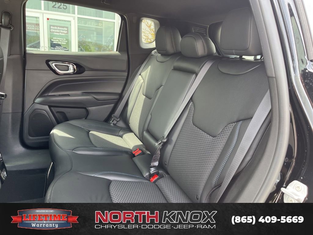 New 2026 Jeep Compass Latitude image 13
