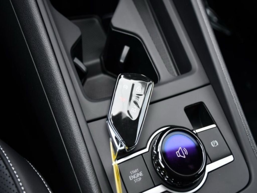 New 2026 Volkswagen Tiguan SE image 13