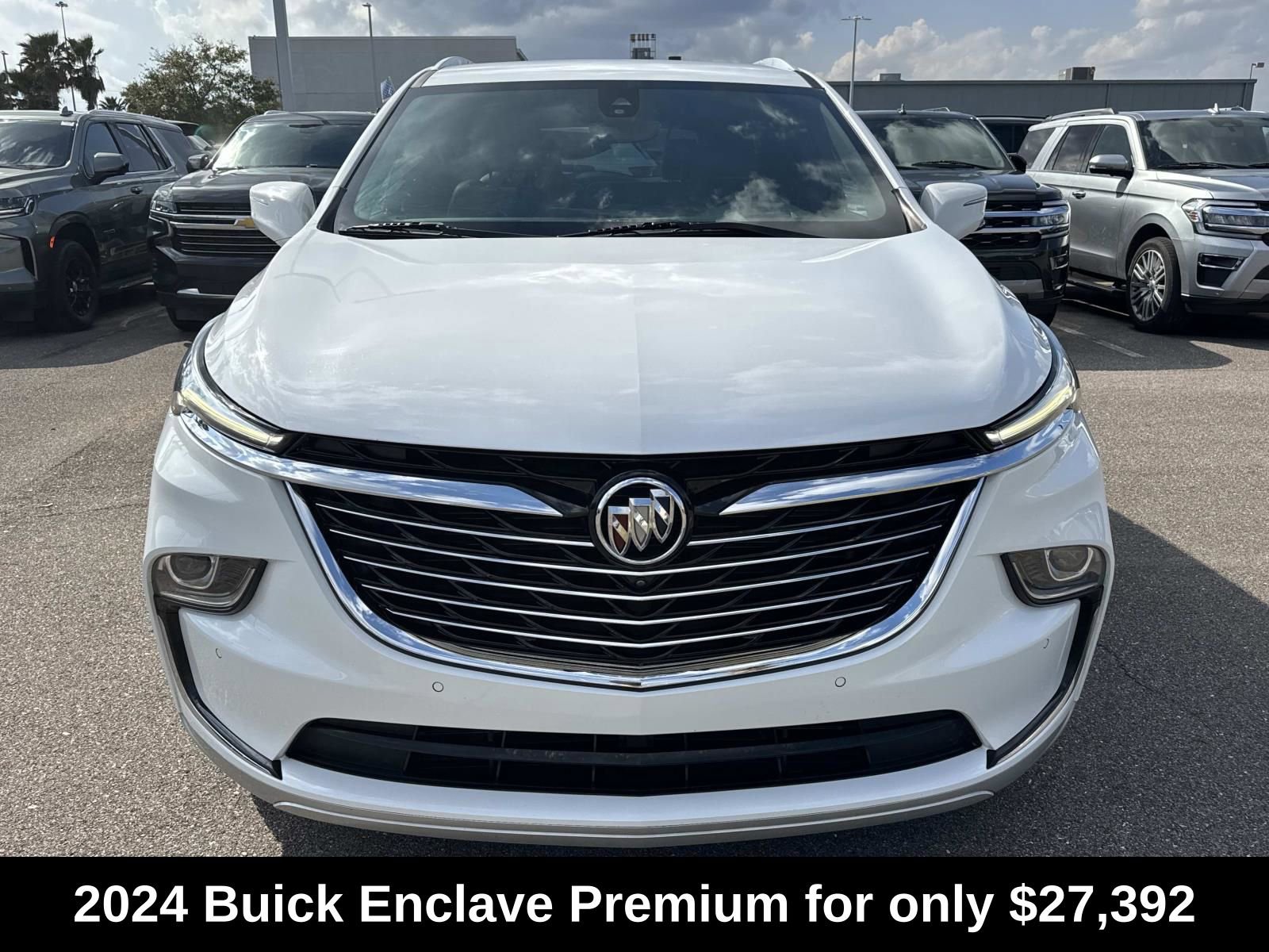Used 2024 Buick Enclave Premium image 2