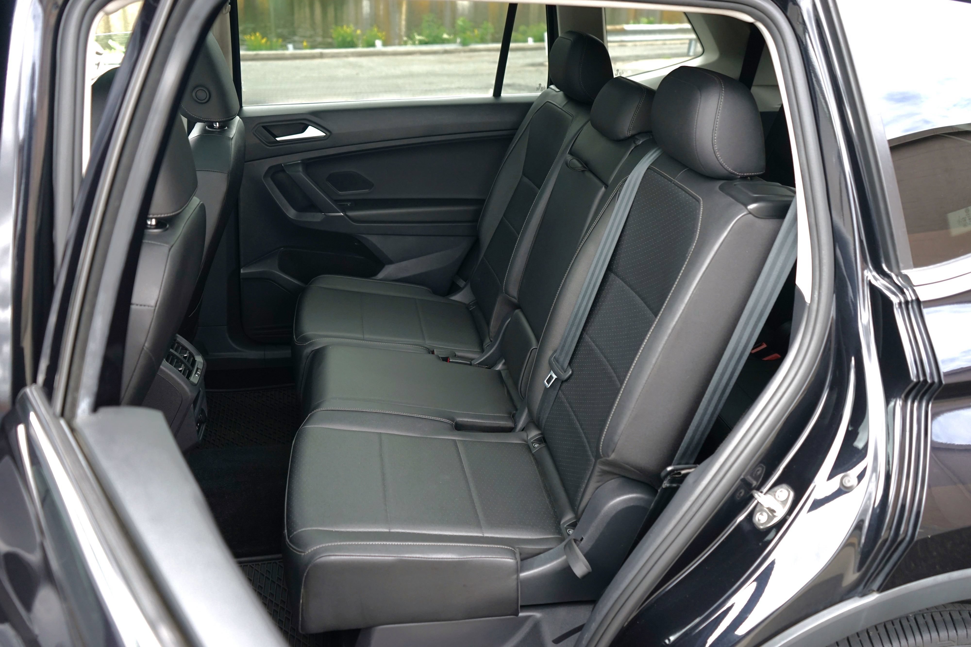 Used 2020 Volkswagen Tiguan SEL w/ 3rd Row Seat Package AWD/4WD image 33