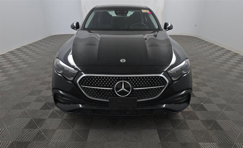 Used 2024 Mercedes-Benz E 450 4MATIC Sedan w/ Airmatic Package image 2