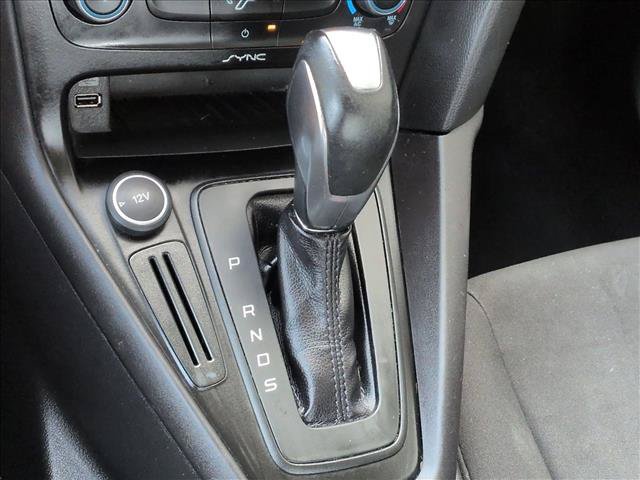 Used 2015 Ford Focus SE w/ SE Sport Package FWD image 18