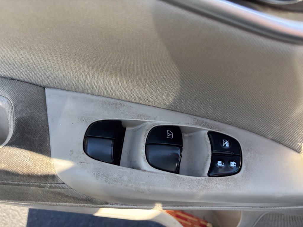 Used 2015 Nissan Sentra SV FWD image 13