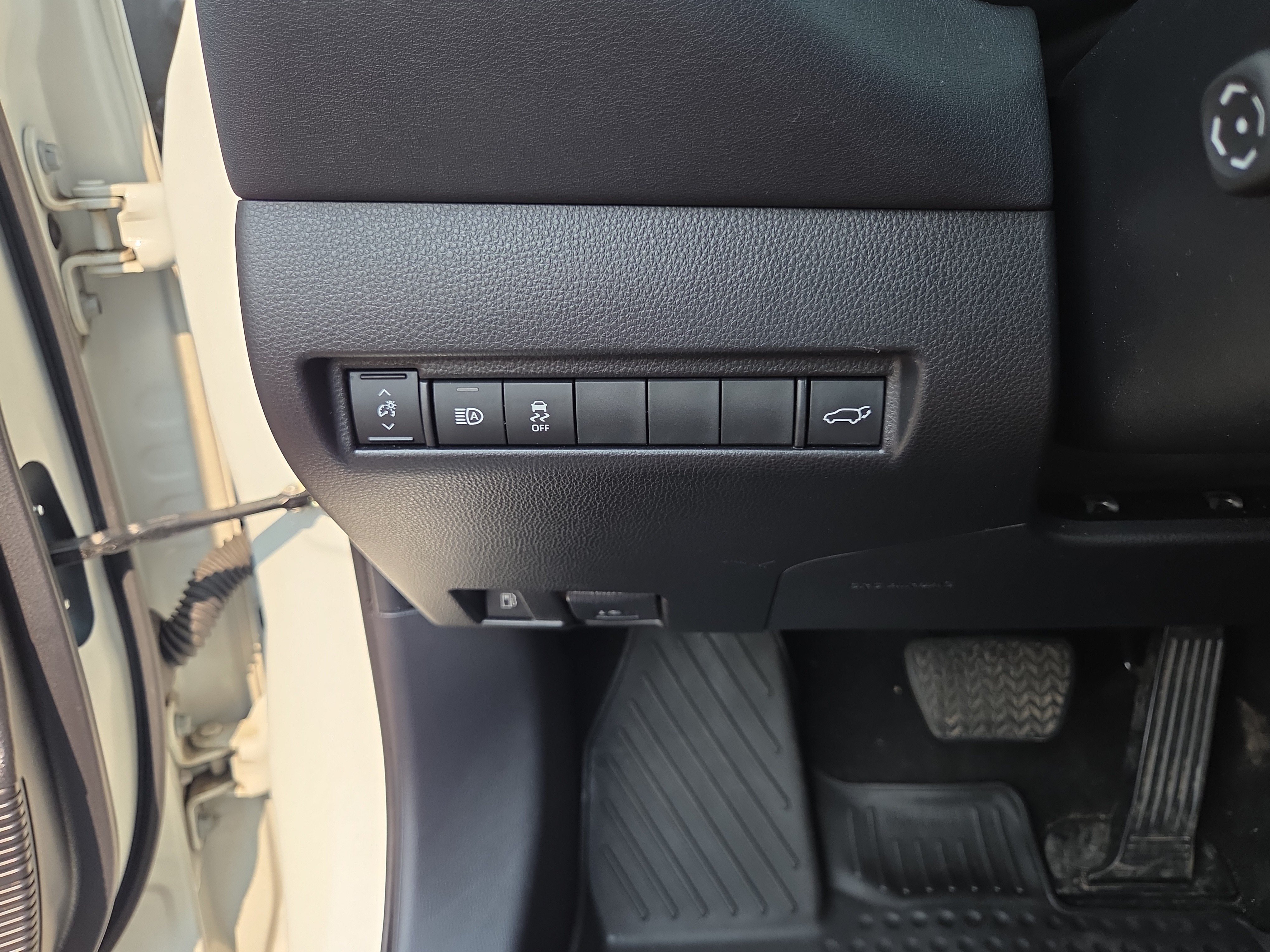 Certified 2022 Toyota Venza XLE AWD/4WD image 27