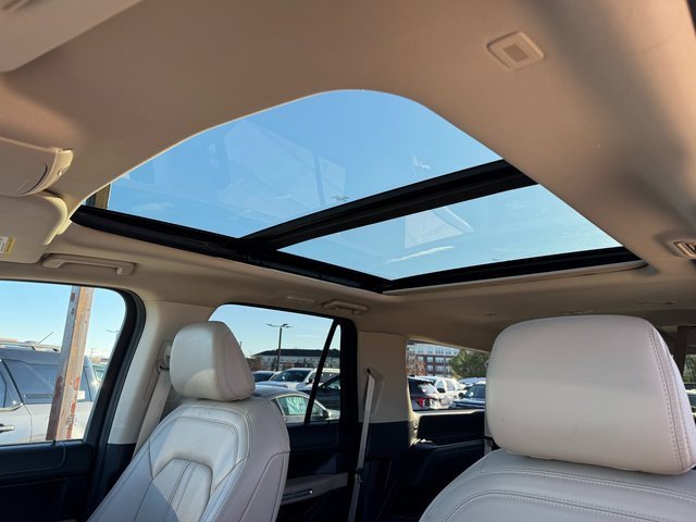 Used 2022 Ford Expedition Max Limited image 32
