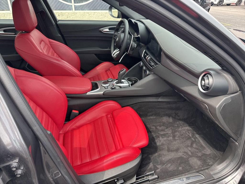 Used 2022 Alfa Romeo Giulia Veloce image 60