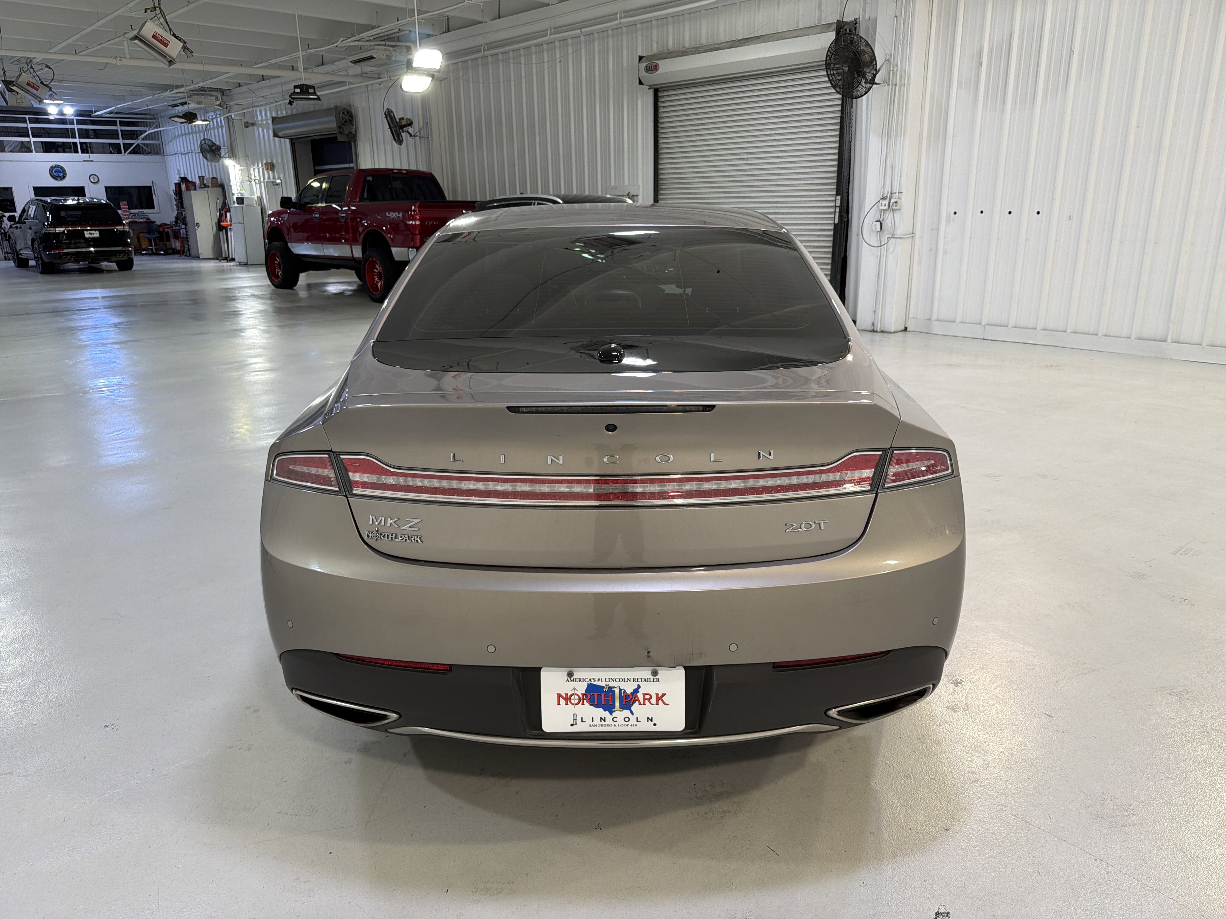 Used 2020 Lincoln MKZ w/ Convenience Package FWD image 4