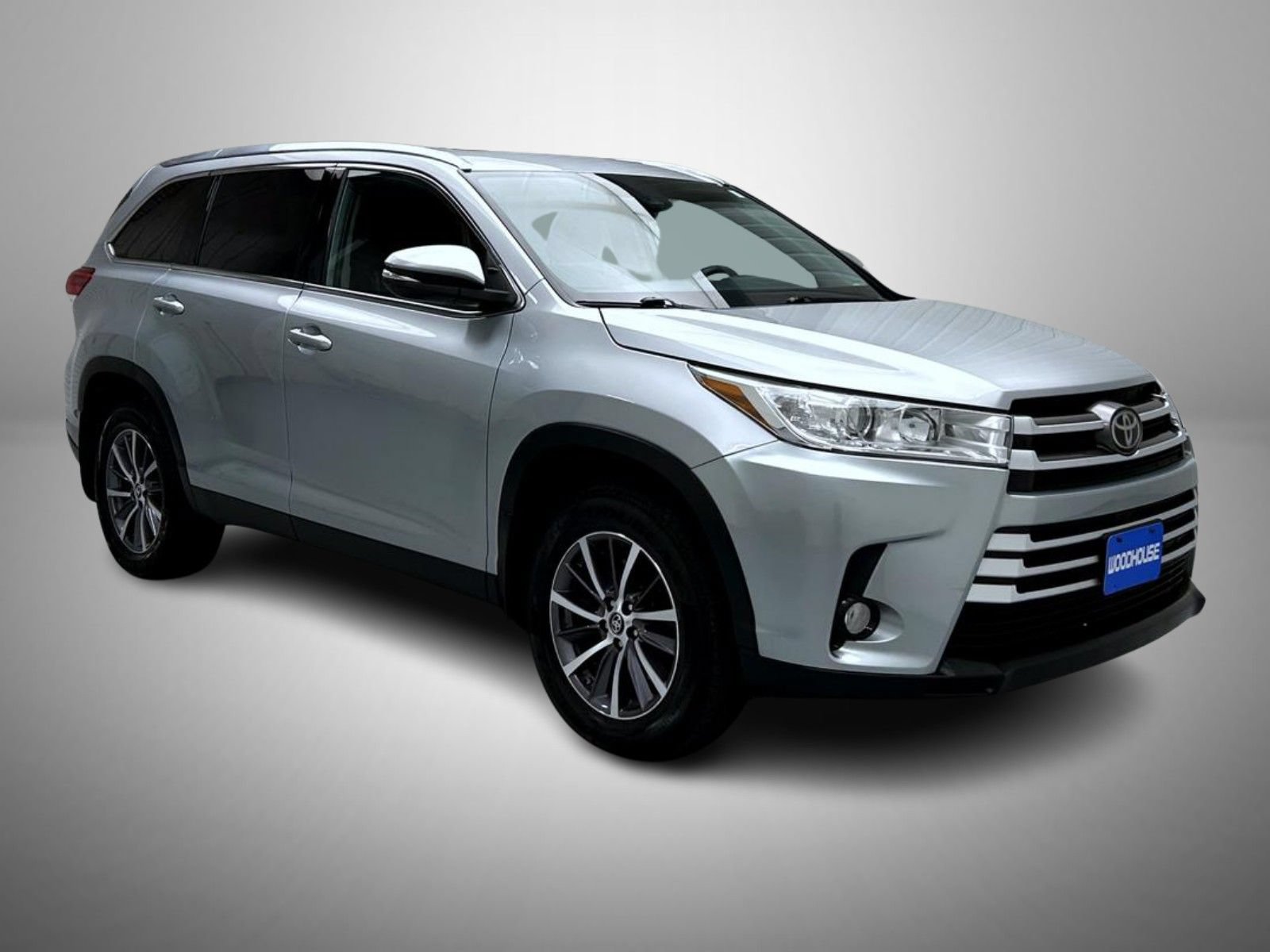 Used 2019 Toyota Highlander XLE AWD/4WD image 3